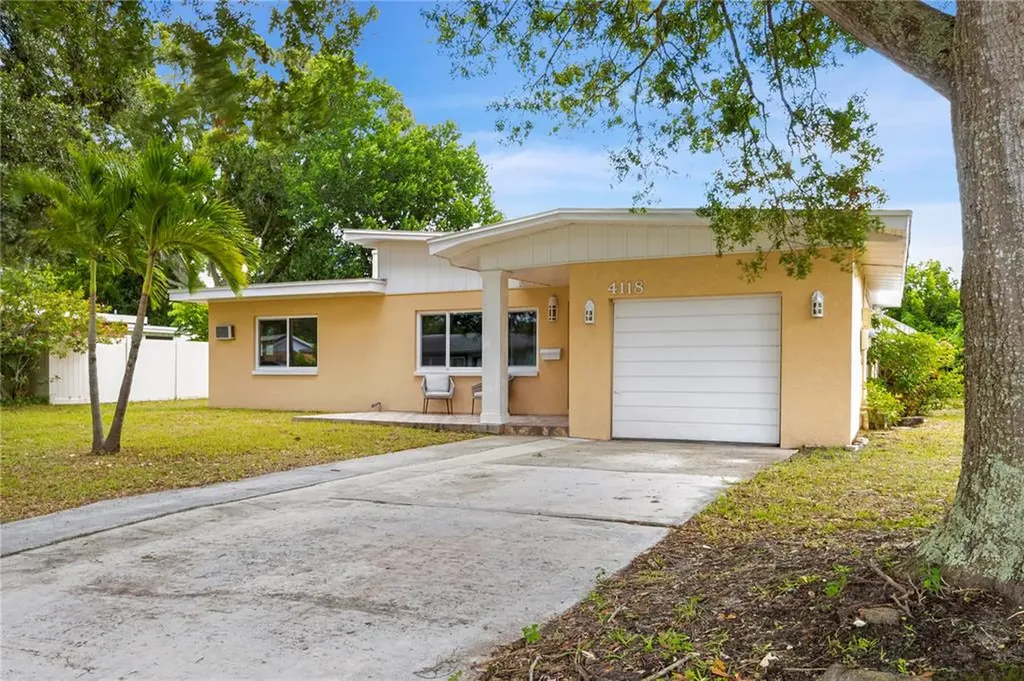 4118 Benson Avenue N St Petersburg FL 33713