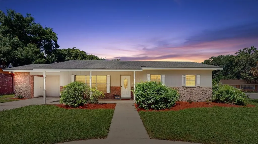 221 Debbie Ann Court Auburndale FL 33823