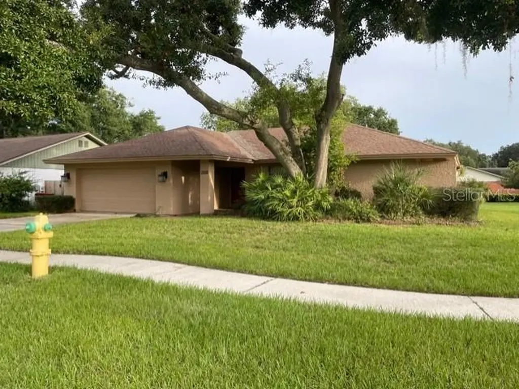 1208 Sandalwood Drive Plant City FL 33563