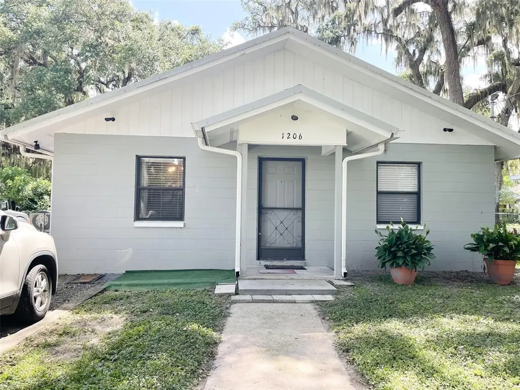 1206 N Ferrell Street Plant City FL 33563