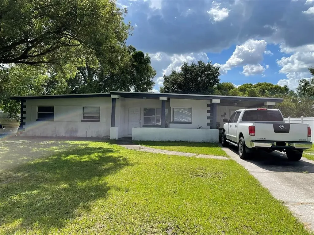 706 N Solandra Drive Orlando FL 32807