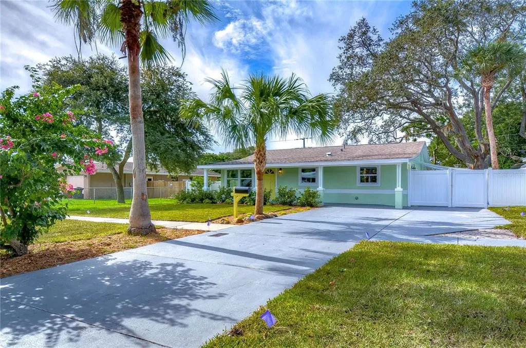 2474 17th Avenue N St Petersburg FL 33713