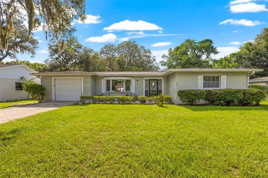 7816 N Whittier Street Tampa FL 33617