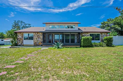 715 Virginia Avenue Tavares FL 32778