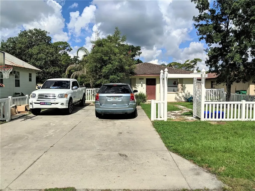 4839 16th Street Zephyrhills FL 33542