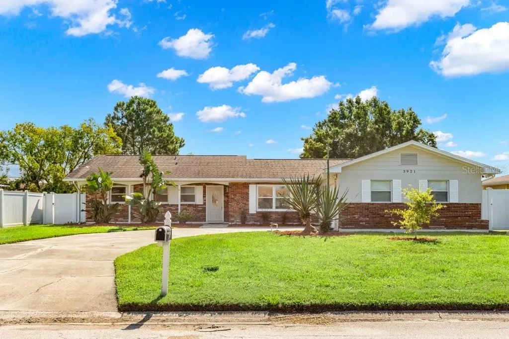 3921 W Eden Roc Circle Tampa FL 33634