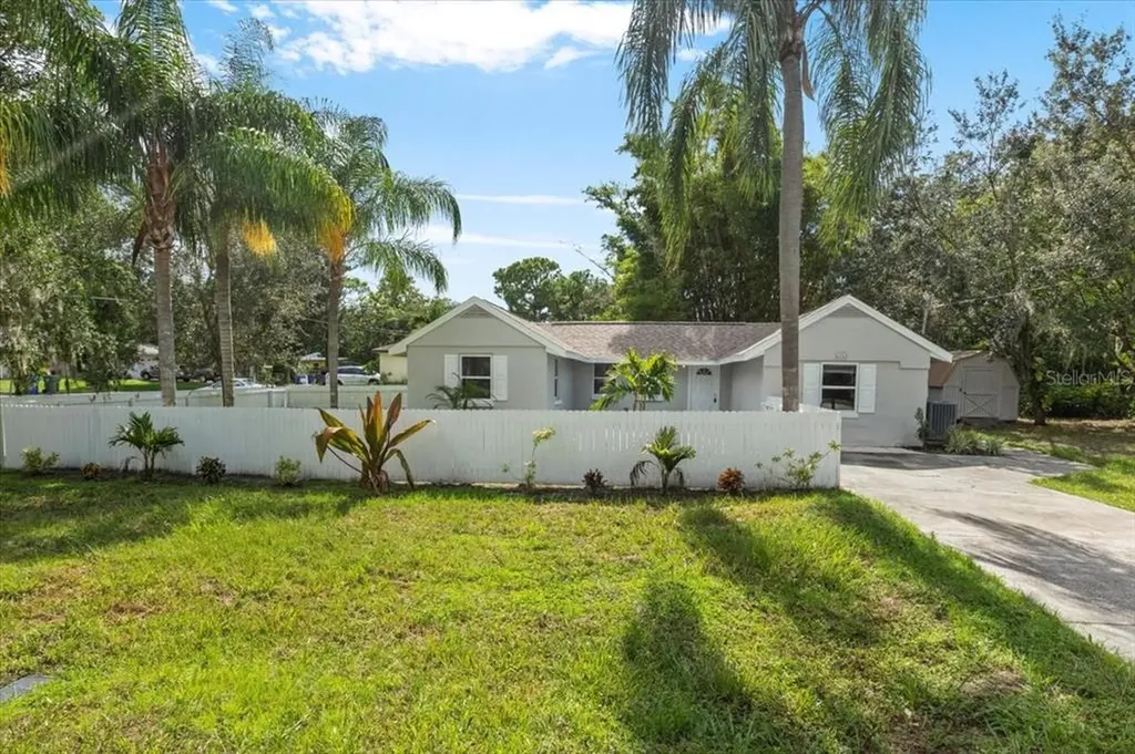 624 29th Street E Bradenton FL 34208