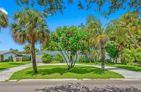 5201 37th Street S St Petersburg FL 33711
