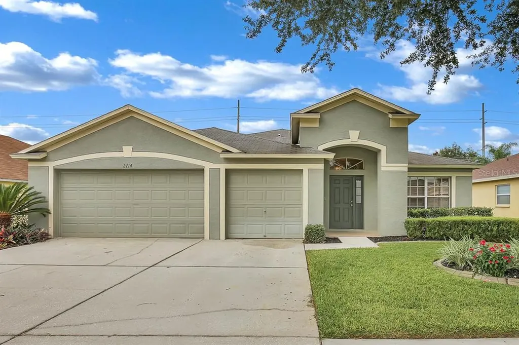 2714 Valencia Grove Drive Valrico FL 33596
