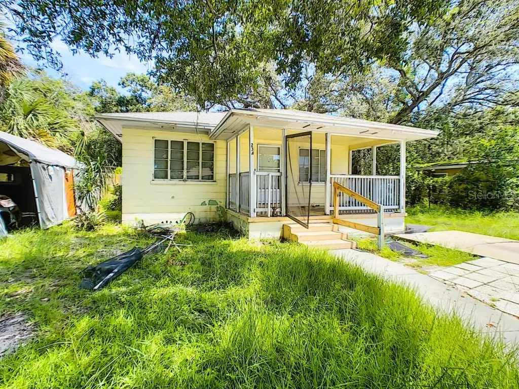 2340 Kingston Street S St Petersburg FL 33711