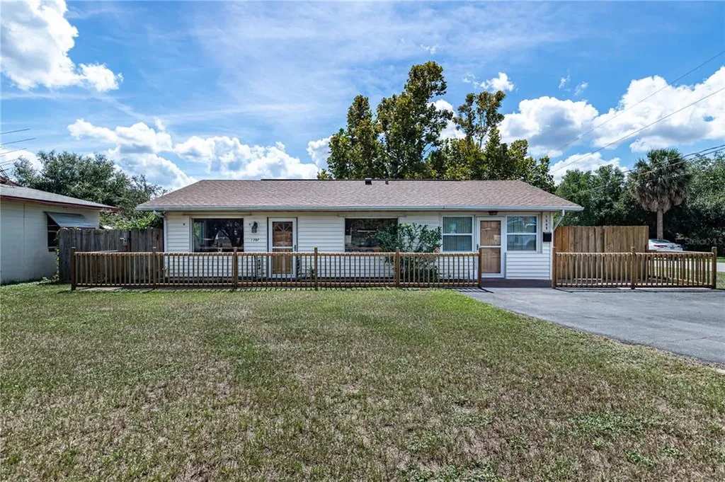 1302 E Alfred Street Tavares FL 32778
