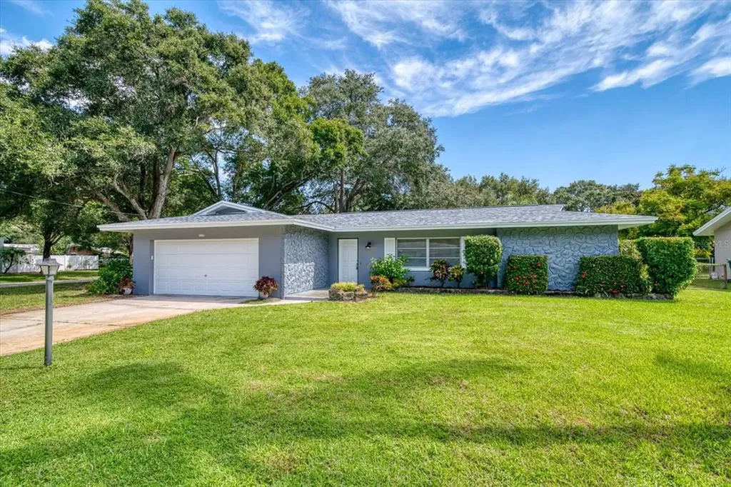 1015 Damrosch Street Largo FL 33771
