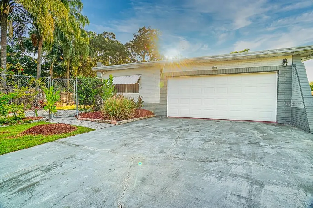 7402 Manchester Lane Tampa FL 33619