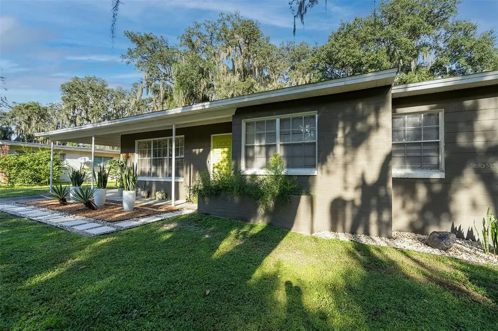 610 E River Drive Temple Terrace FL 33617