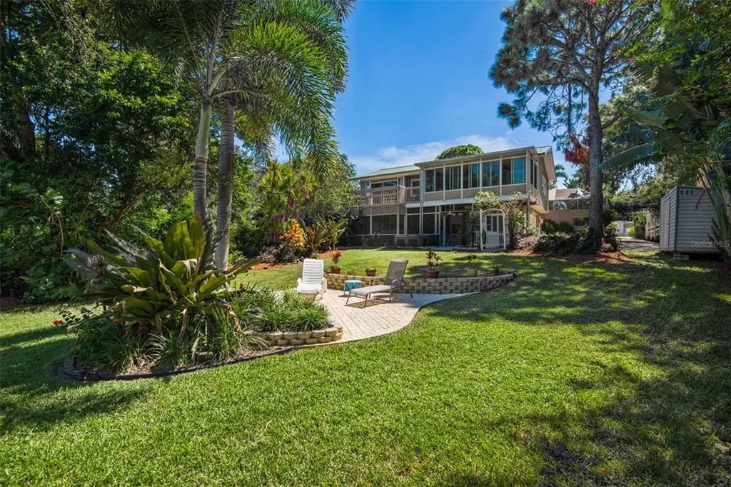 3225 Bluff Boulevard Holiday FL 34691