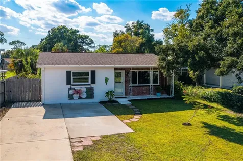 234 SW Lincoln Circle N St Petersburg FL 33703