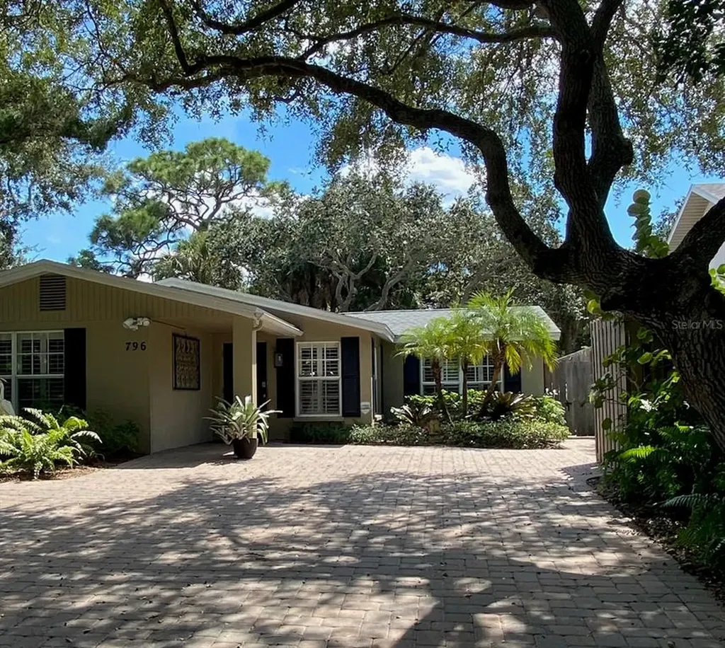 796 Plymouth Street Sarasota FL 34242