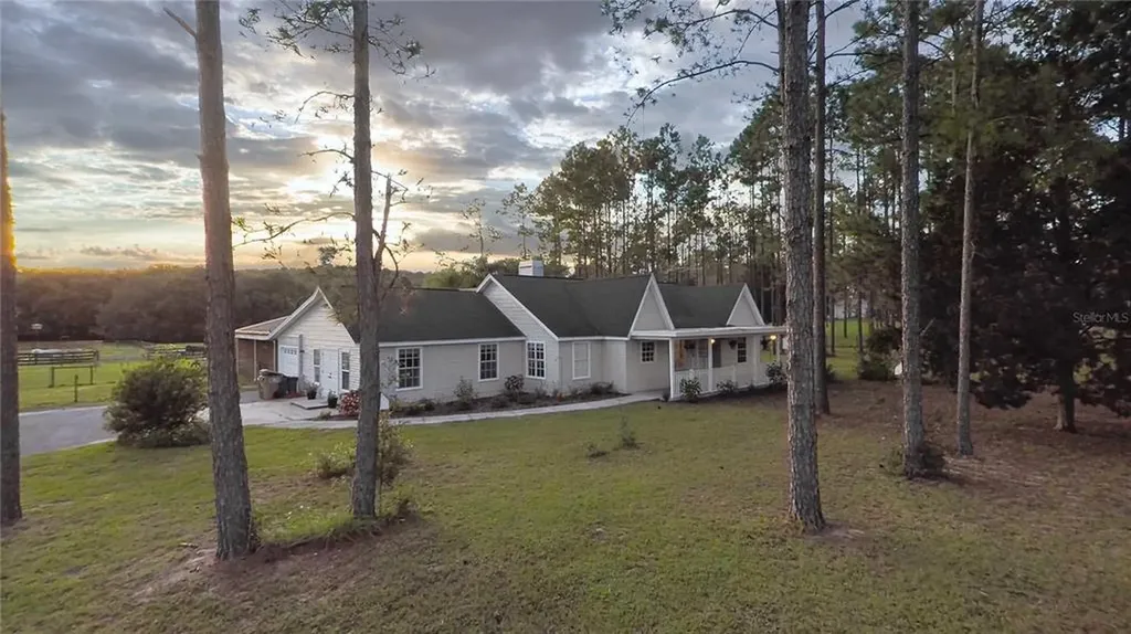 17533 Hyland Lane Dade City FL 33523