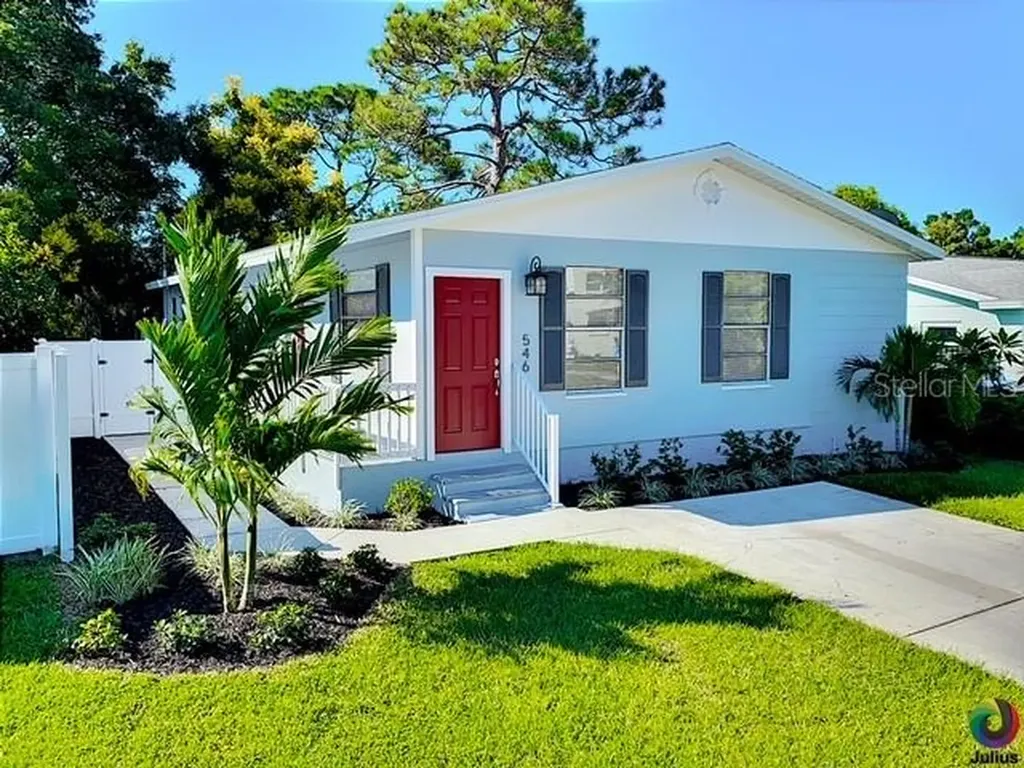 546 86th Avenue N St Petersburg FL 33702