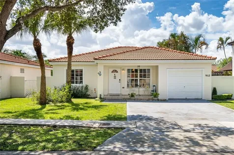9112 NW 192nd Terrace Hialeah FL 33018