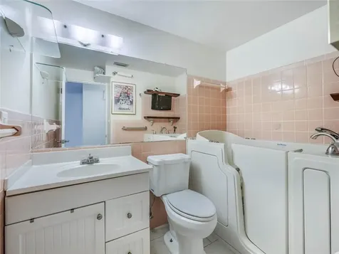 309 W Collins Avenue Bushnell FL 33513