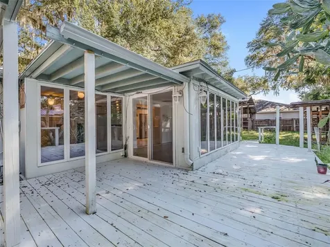 309 W Collins Avenue Bushnell FL 33513