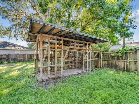 309 W Collins Avenue Bushnell FL 33513