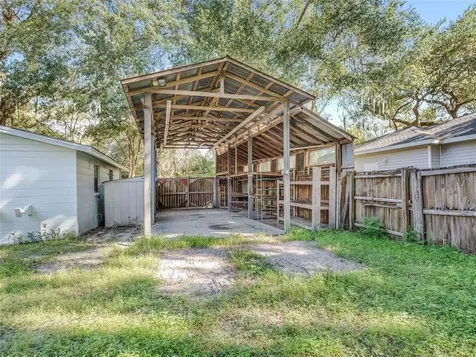 309 W Collins Avenue Bushnell FL 33513