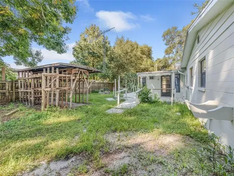 309 W Collins Avenue Bushnell FL 33513