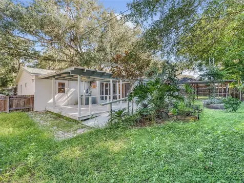 309 W Collins Avenue Bushnell FL 33513