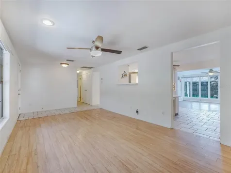 309 W Collins Avenue Bushnell FL 33513