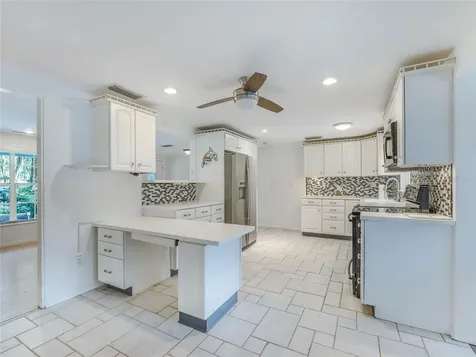 309 W Collins Avenue Bushnell FL 33513