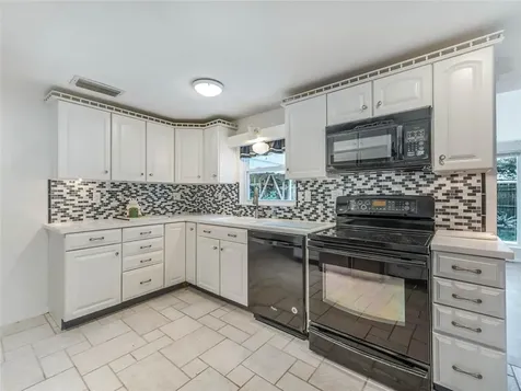 309 W Collins Avenue Bushnell FL 33513