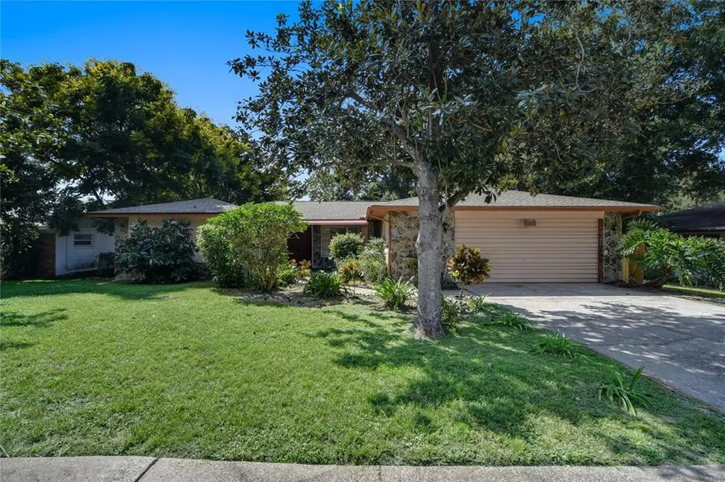 1002 Buena Vista Court Orlando FL 32818