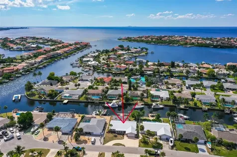 6310 Wisteria Lane Apollo Beach FL 33572