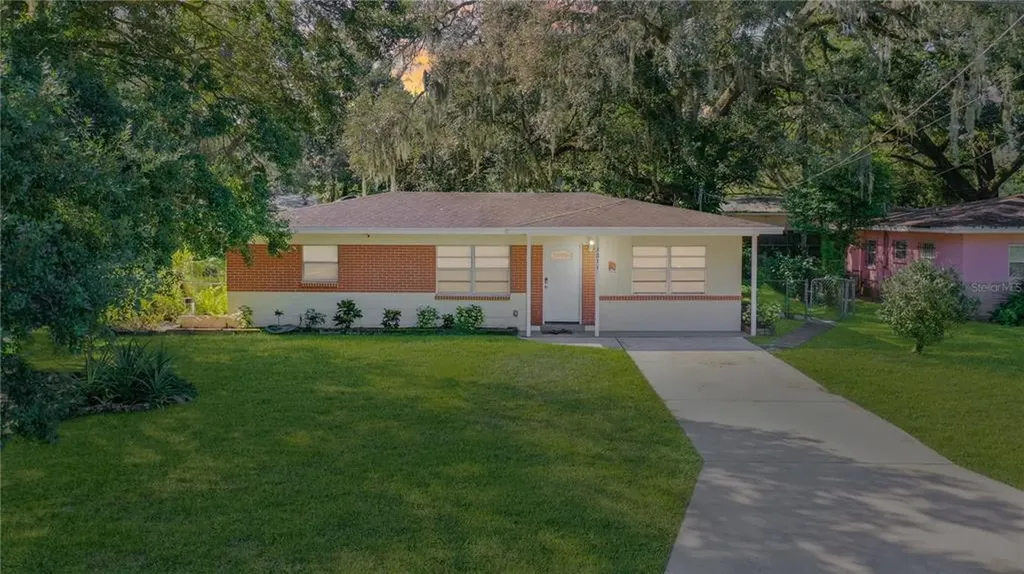 3011 E Fern Street Tampa FL 33610