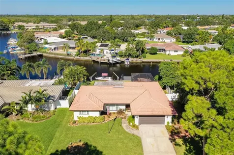 6534 Tanglewood Drive NE St Petersburg FL 33702