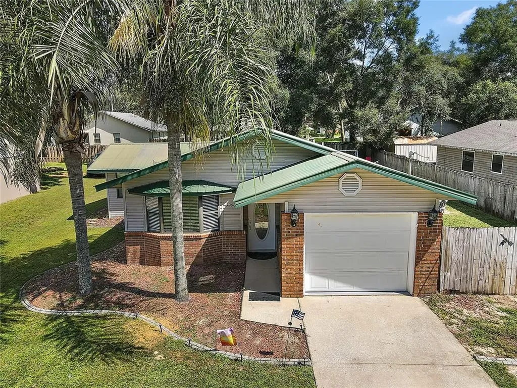 39904 Grays Airport Road Lady Lake FL 32159