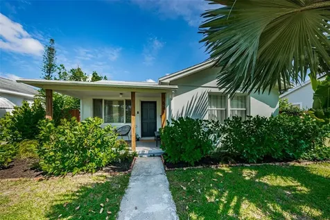 627 37th Avenue N St Petersburg FL 33704