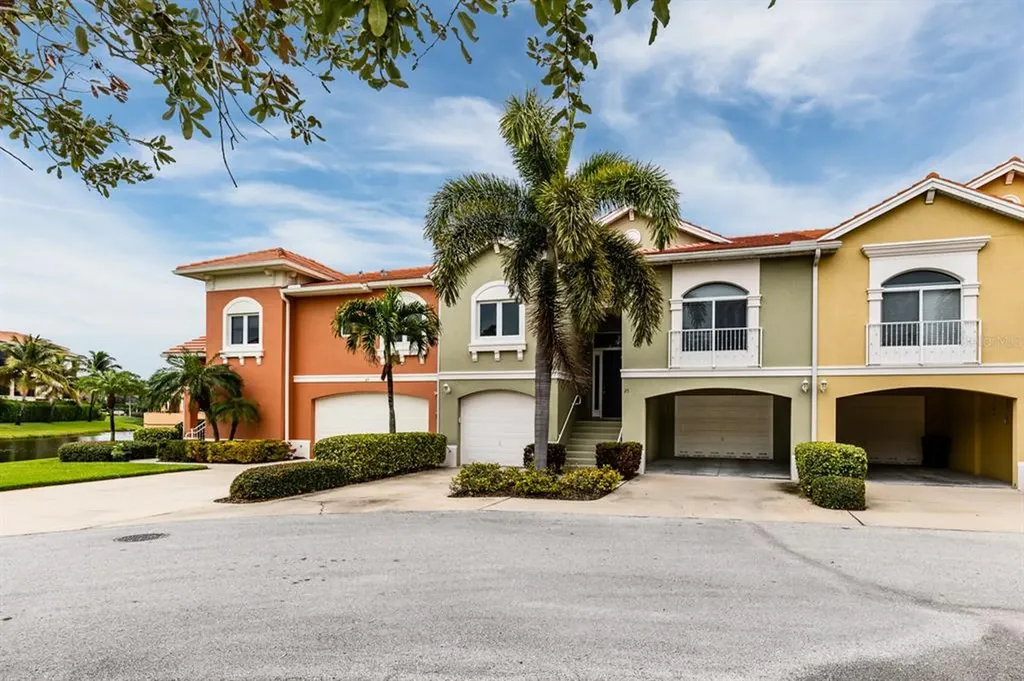 25 Lincoln Avenue S St Petersburg FL 33711