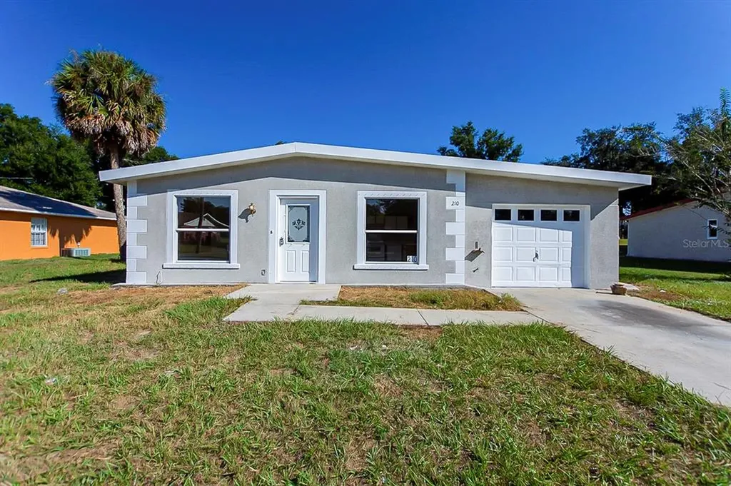 210 E Orange Street Davenport FL 33837