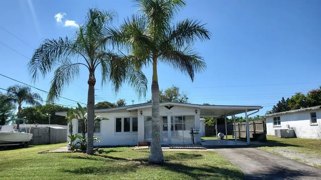 5223 40th Avenue W Bradenton FL 34209