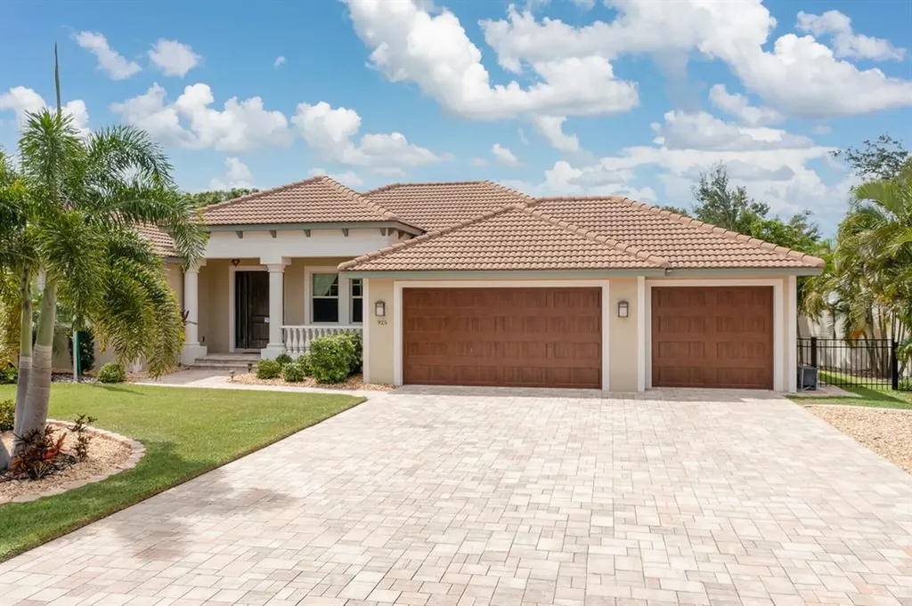 925 Garland Avenue Nokomis FL 34275