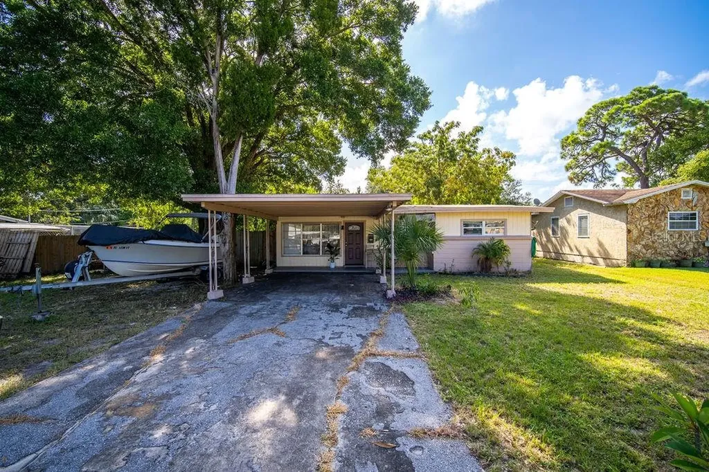 800 62nd Place S St Petersburg FL 33705