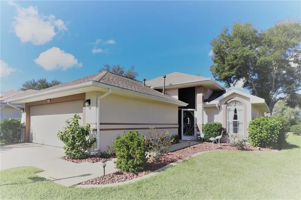 21845 Royal Street Georges Lane Leesburg FL 34748