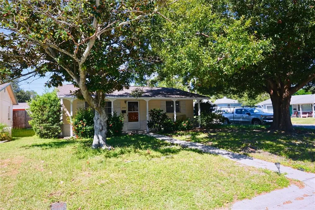 3488 40th Way N St Petersburg FL 33713