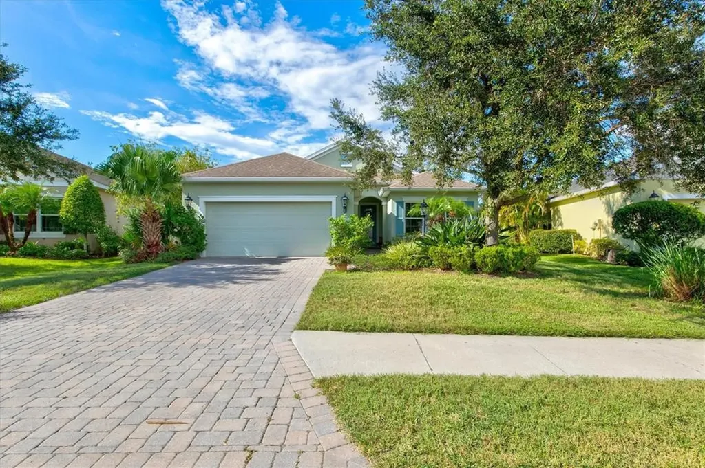 1320 Morning Sky Glen Bradenton FL 34208