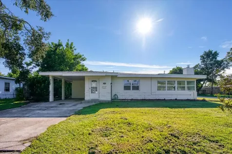 1301 Farragut Drive N St Petersburg FL 33710