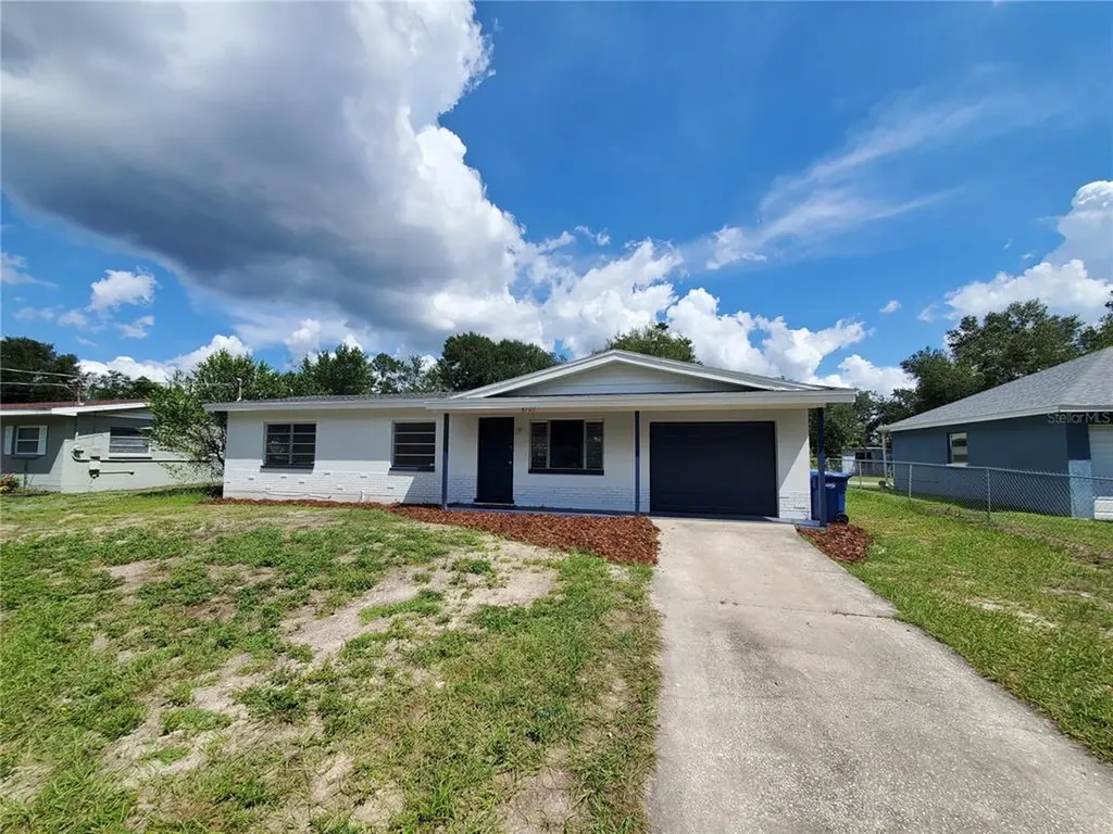 8707 N Whittier Street Tampa FL 33617