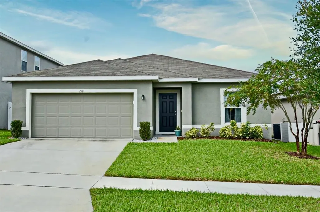 228 Tanager Street Haines City FL 33844